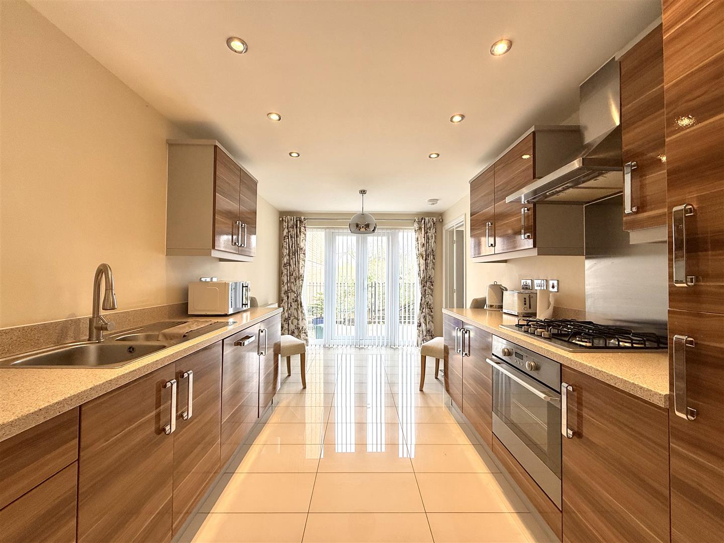 Y Deri, Sketty, Swansea, SA2 8ET